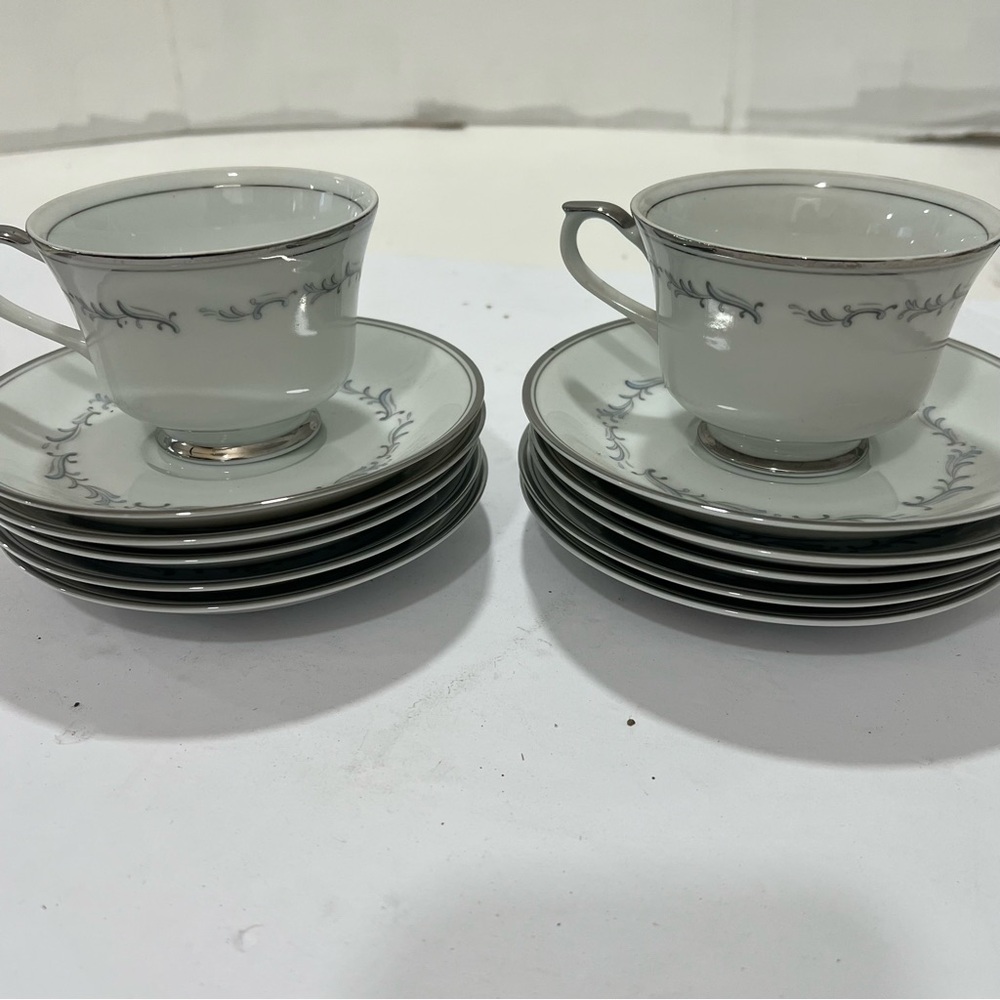 Vintage Fashion Manor Fine China Japan – 20 Piece Set.